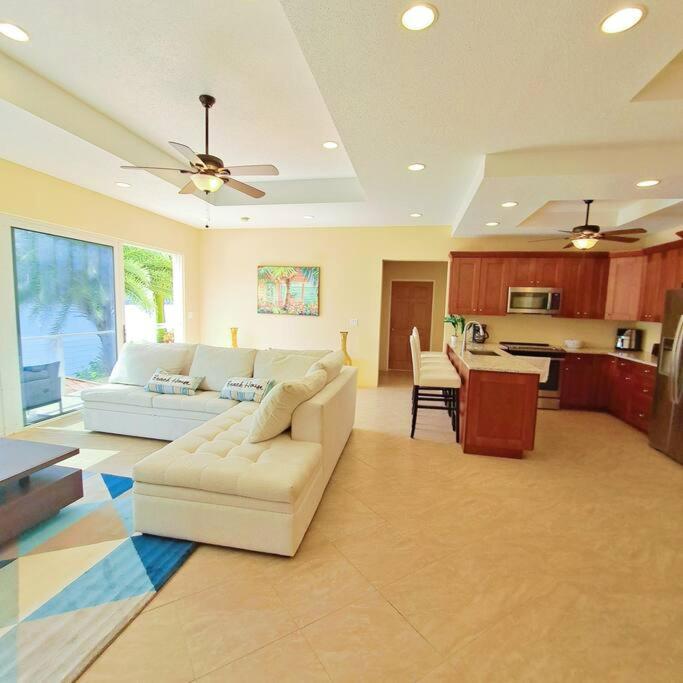 Sailfish Villa Luxury Beachfront Estate Magens Bay Cruz Bay Экстерьер фото